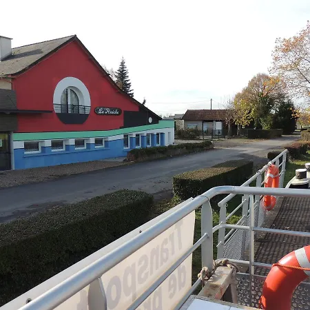Hotell La Peniche Pierrefitte-sur-Loire